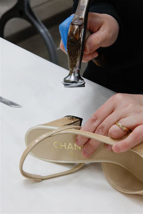 Fabbrica scarpe Chanel, qui ho scoperto come creano  